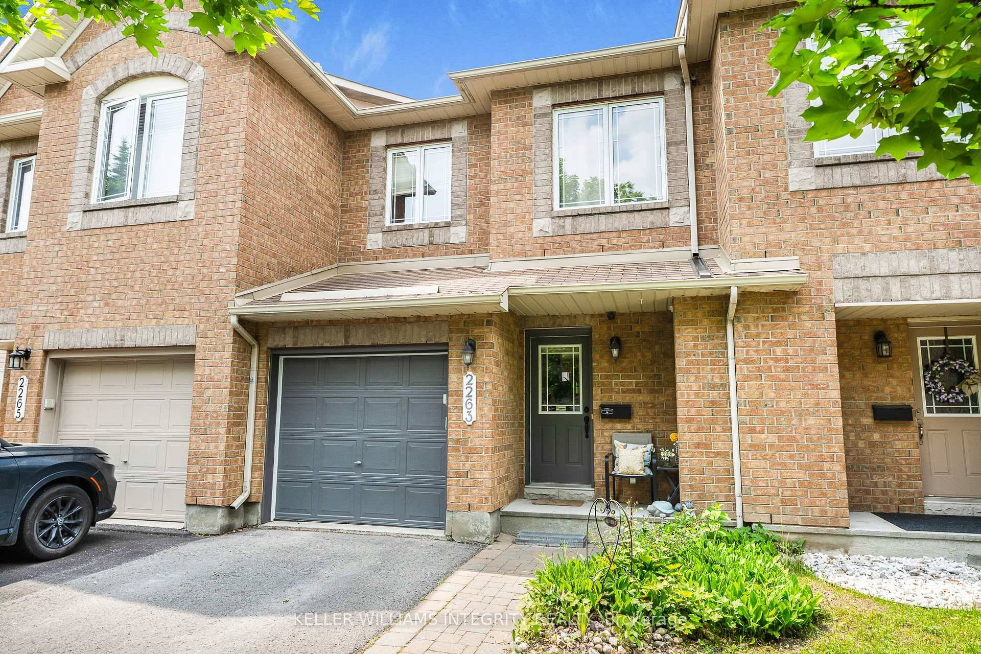 Welcome to this beautiful Manhattan model by Minto, ideally located on a quiet crescent just steps from Aquaview pond, parks, bike paths, and minutes from schools, shopping, and transit.
