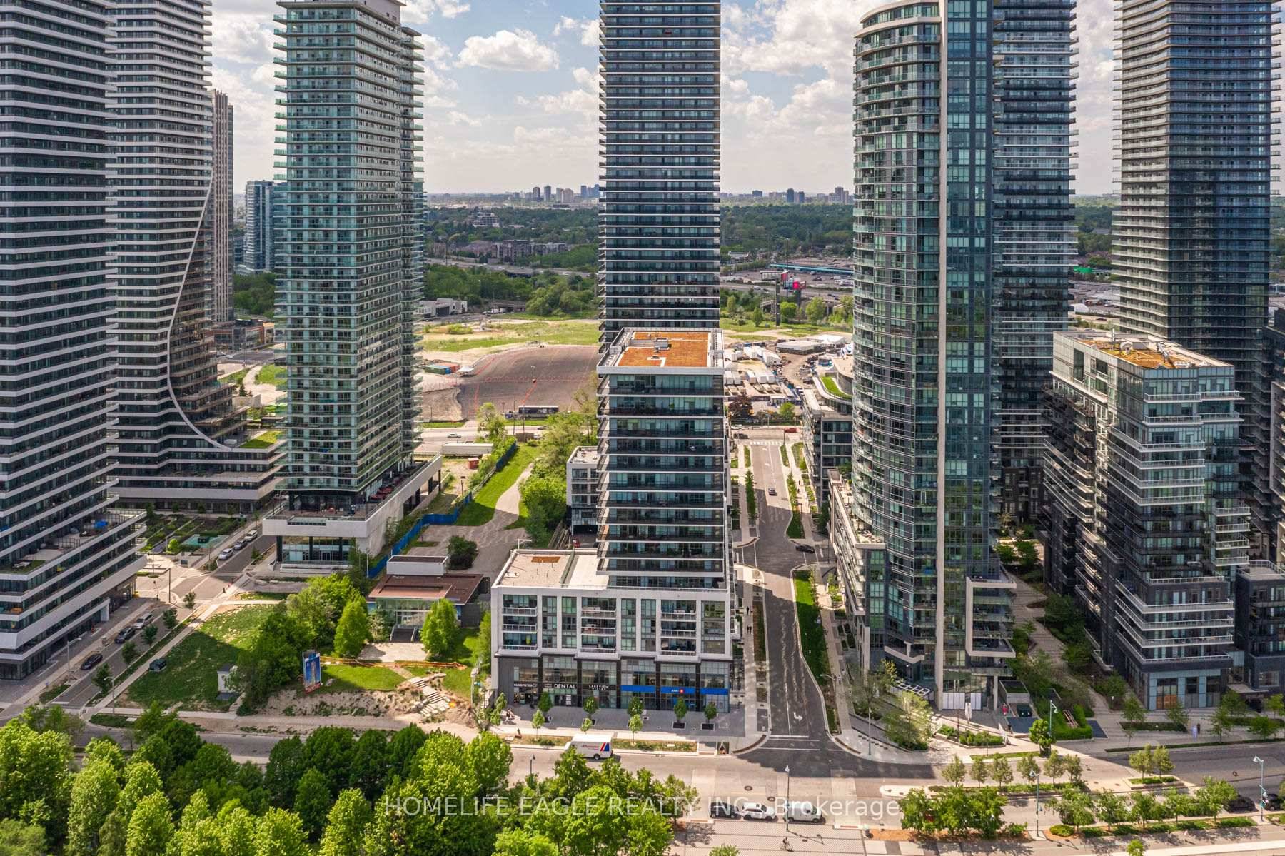 Mattamy Flagship waterfront residence with 2 split bedrooms plus den and a permanent unobstructed view of both the lake and downtown.