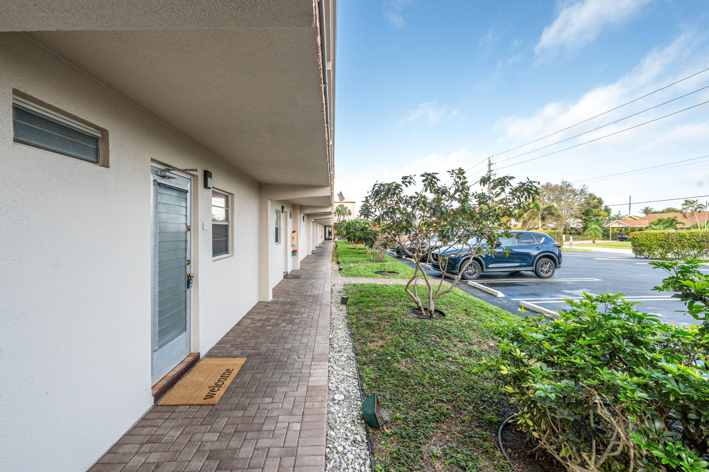 Beautifully maintained 1st floor, 2 bedrooms, 2 full bathrooms, walk in closets, enclosed lanai, kitchen nook, outdoor patio space more !