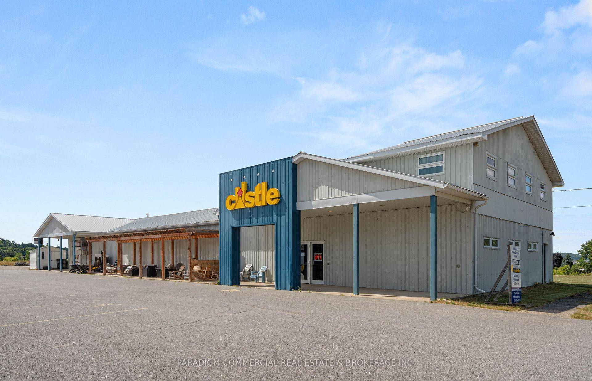 An exceptional offering in Renfrew, this versatile multi building commercial property spans over 8 acres and offers excellent connectivity to key trade and service routes.