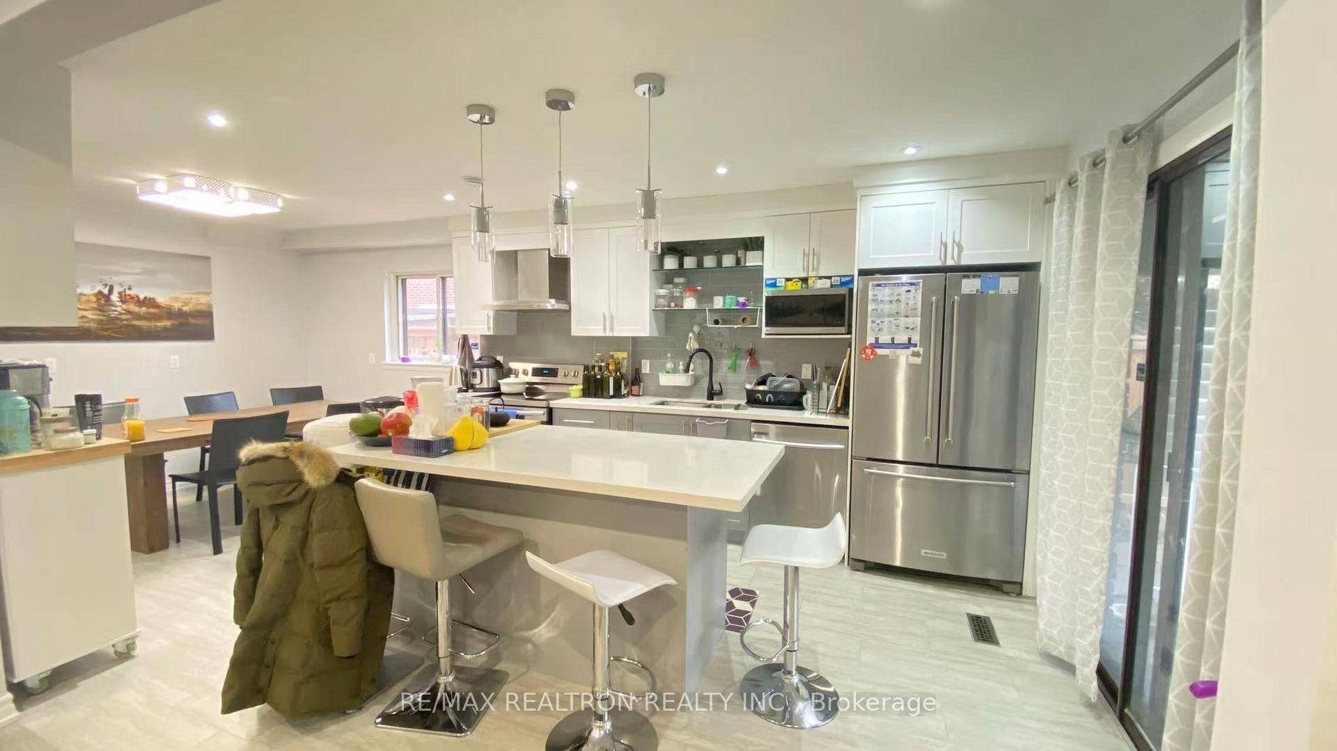 Detached 3Br Home In High Demand Huntingwood Area.