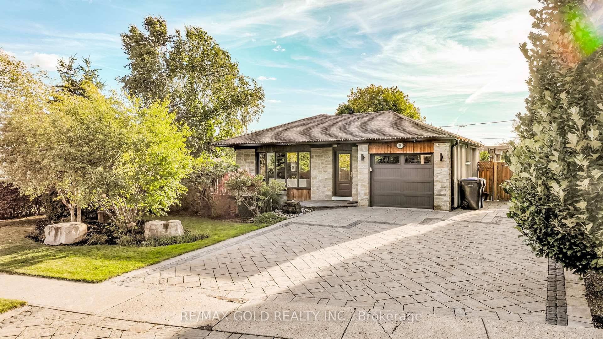 Welcome to 39 Ascot Ave., Nestled in the Heart of Desirable Avondale Neighborhood Located on 120' Lot This Beautiful Upgraded Home Features Large Landscaped Front Yard with Great Curb Appeal ...
