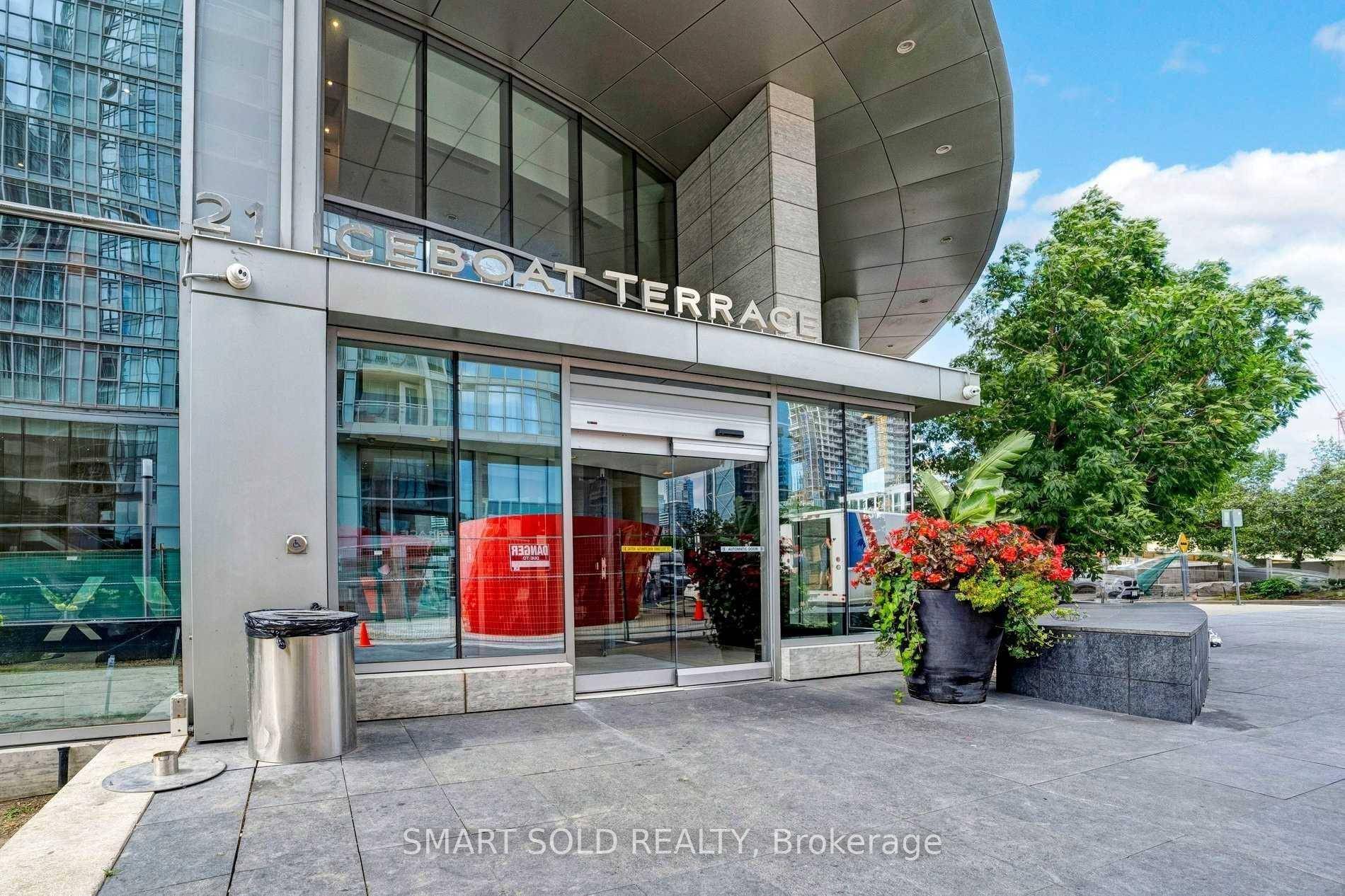Must See Bright amp ; Spacious 2 Bdr Condo Unit In Parade 2.