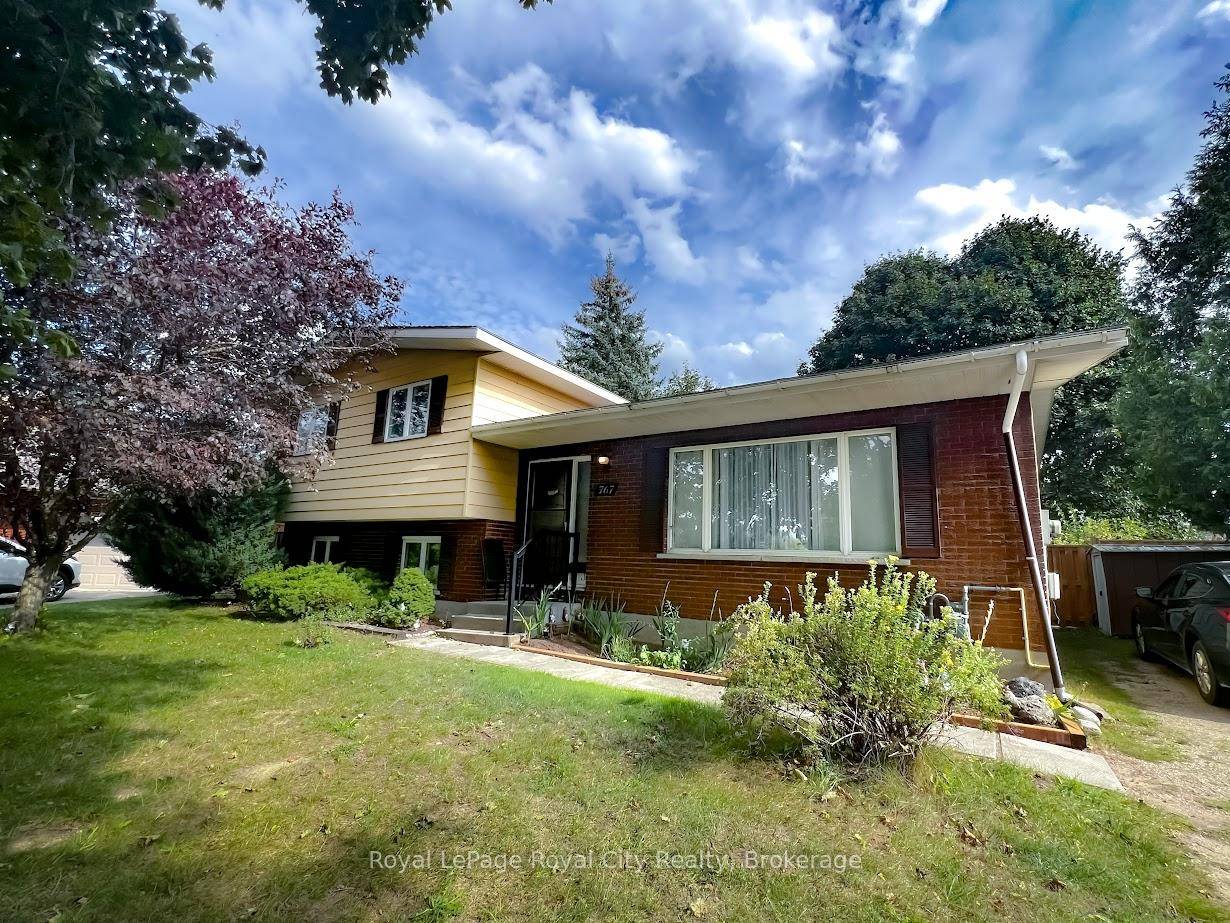 Welcome home ! You're sure to appreciate all that this 3 bedroom sidesplit has to offer !
