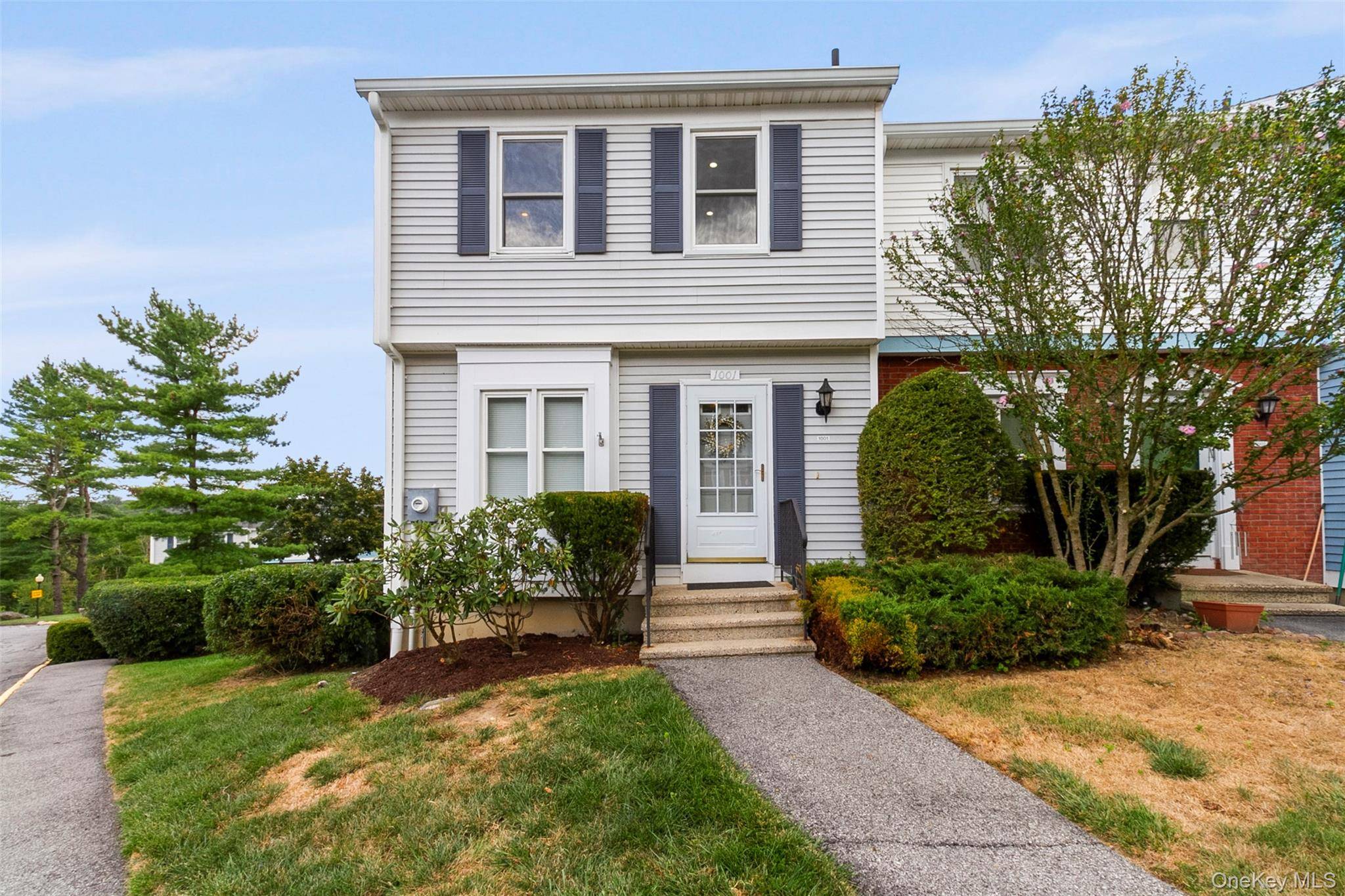 This stunning 3 level townhouse offers over 2, 000 sq.