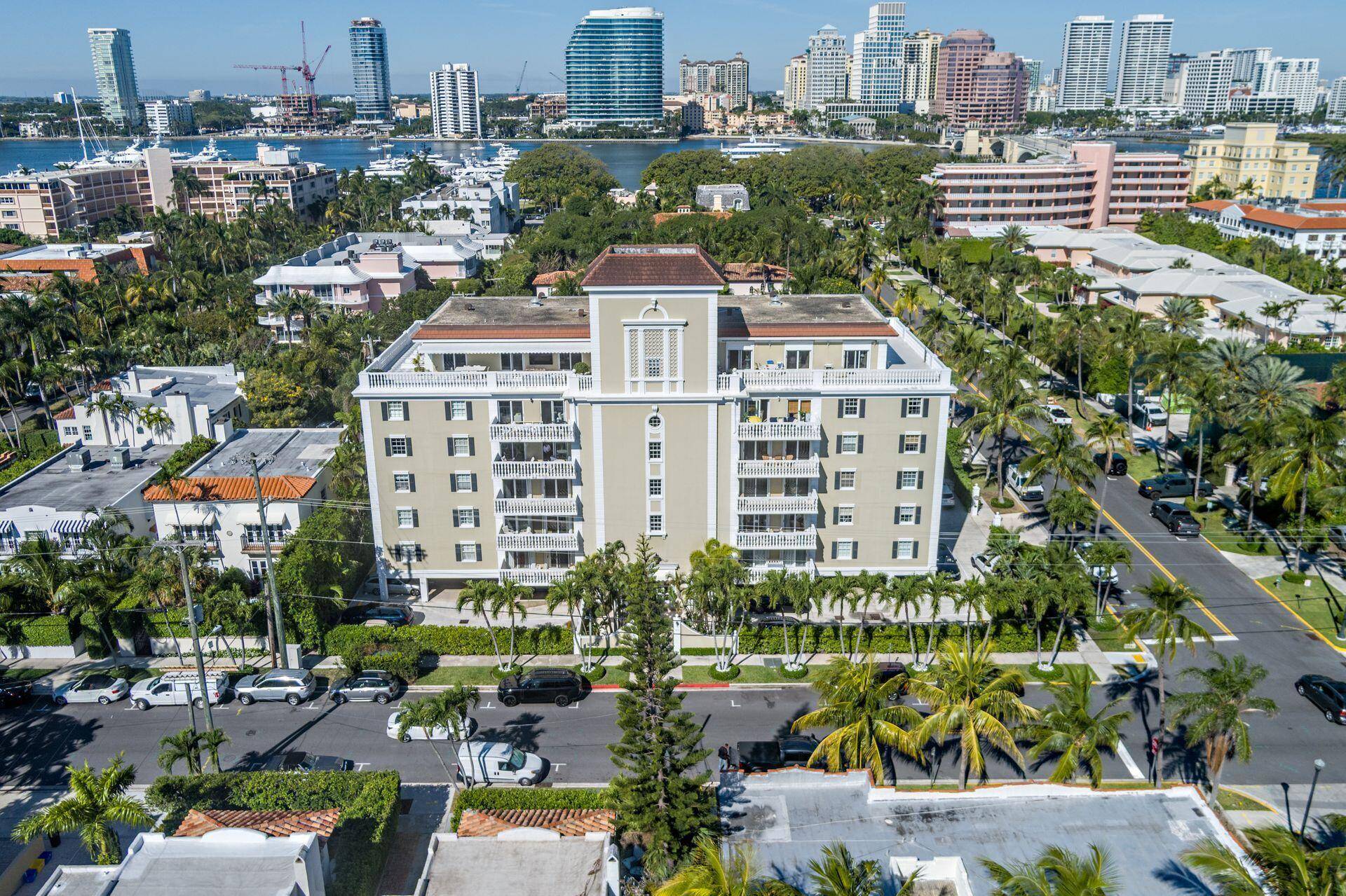 One of Palm Beach's favorite boutique buildings now has a 3 bedroom 2 bath apartment for sale.