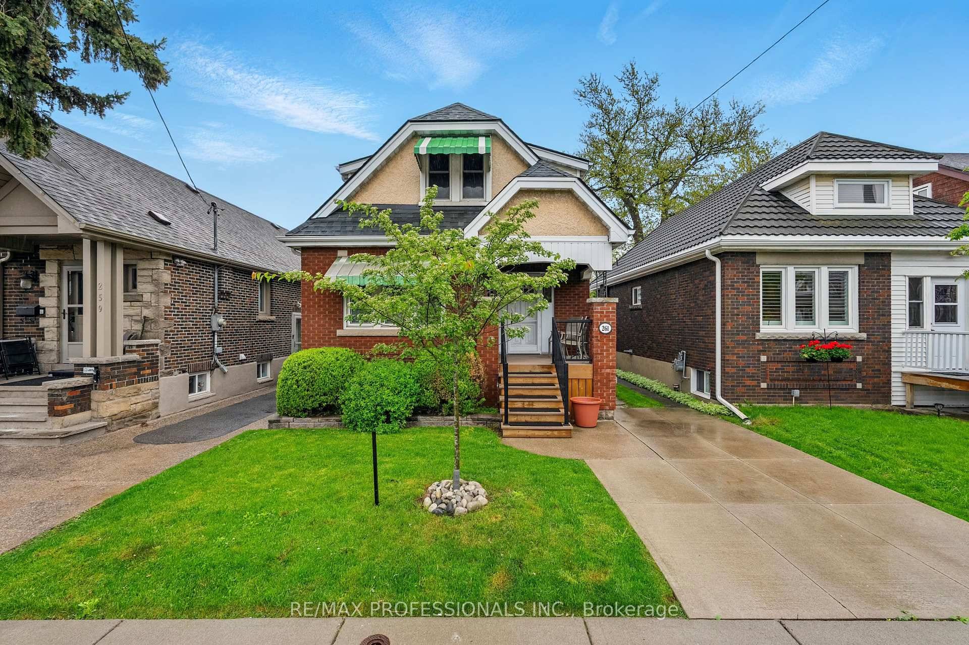 Welcome to incredible value in one of Hamilton's most sought after neighbourhoods !