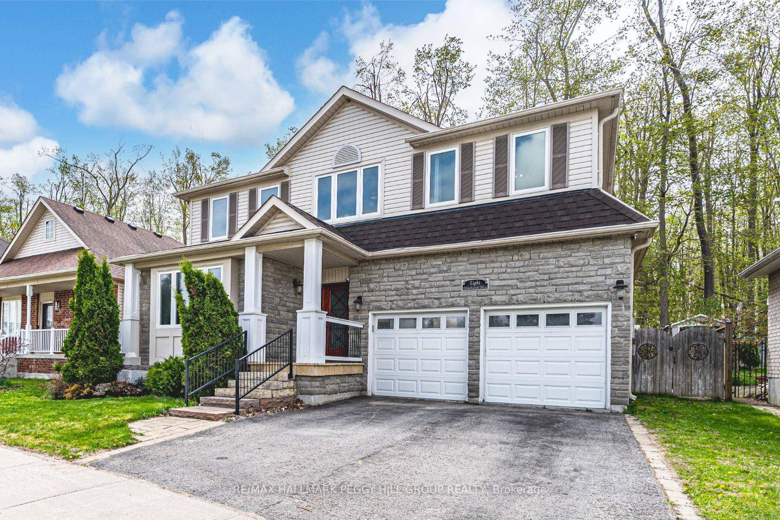 SPACIOUS LIVING, STEPS TO AMENITIES, amp ; BACKING ONTO GREENERY !