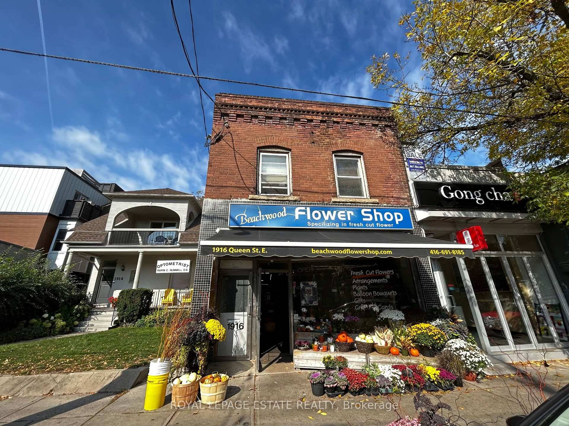 Step Into This Fabulous Studio Unit Nestled In The Heart Of Toronto's Vibrant Beaches Area.