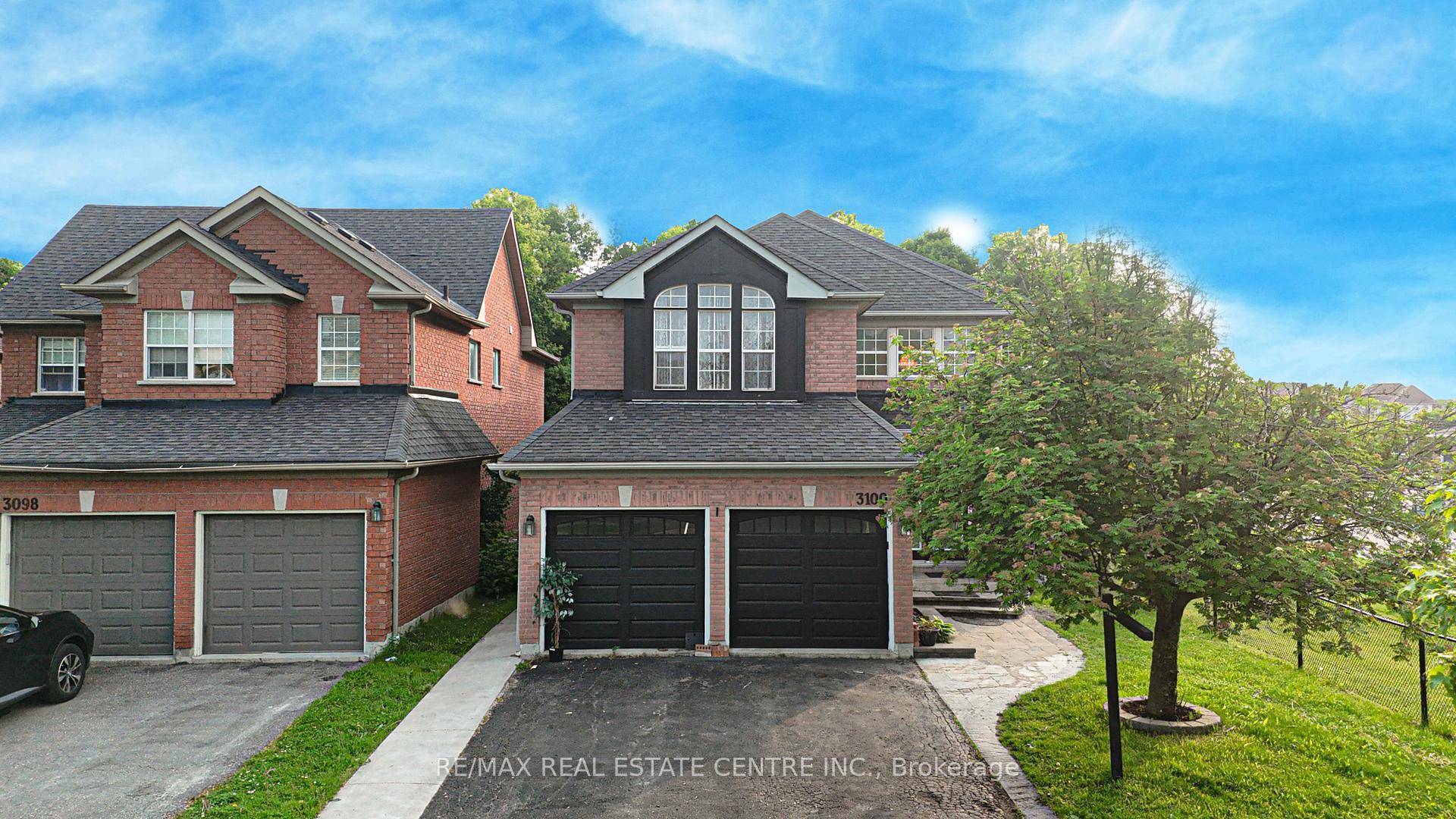 Simply Wow ! Detach Corner Lot Sitting on Premium Ravine Lot Backing on to Green space With a Walkout Above Ground Basement.