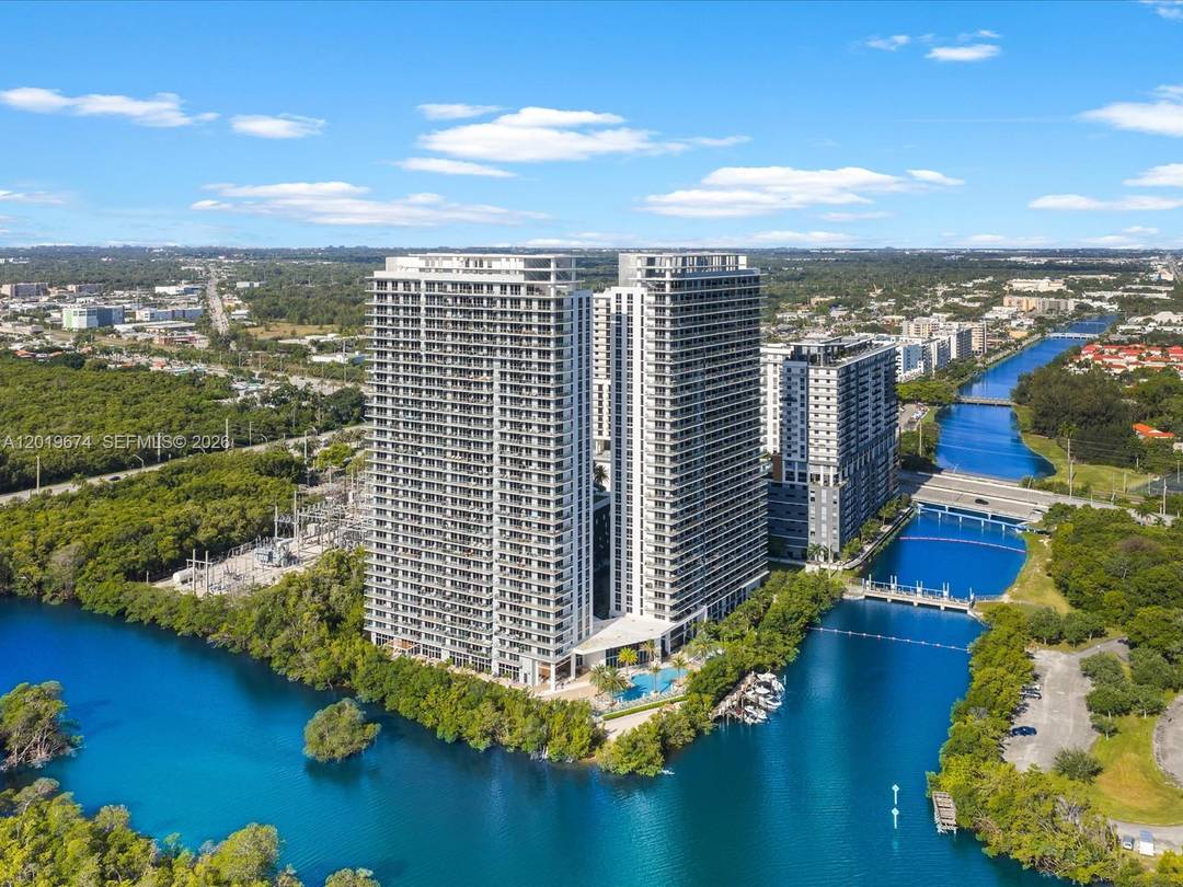 Experience luxury waterfront living at The Harbour, one of North Miami Beach s premier resort style communities, ideally located just minutes from Aventura, Sunny Isles Beach, and Bal Harbour.
