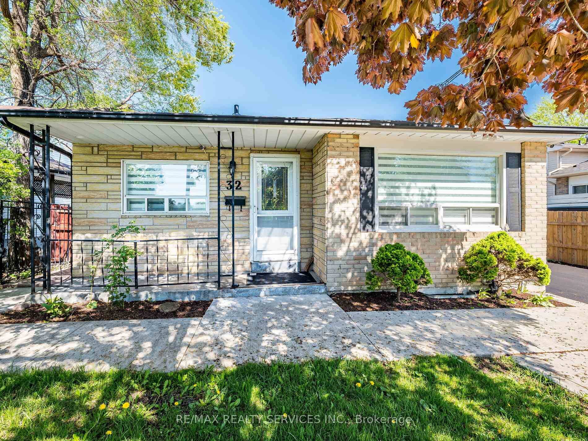 This impeccably renovated detached bungalow on on 52 ft wide lot, fully upgraded from top to bottom, is move in ready and located in a highly desirable neighbourhood of Brampton.