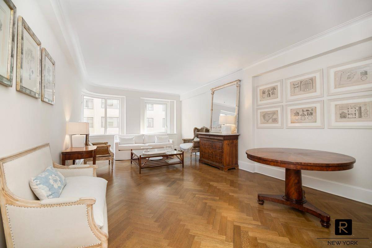 This elegant, entirely remodelled, extra large 1 bedroom apartment boasts high ceilings, cove crown mouldings, herringbone flooring, double pan windows, solid hardwood doors, and custom closets.