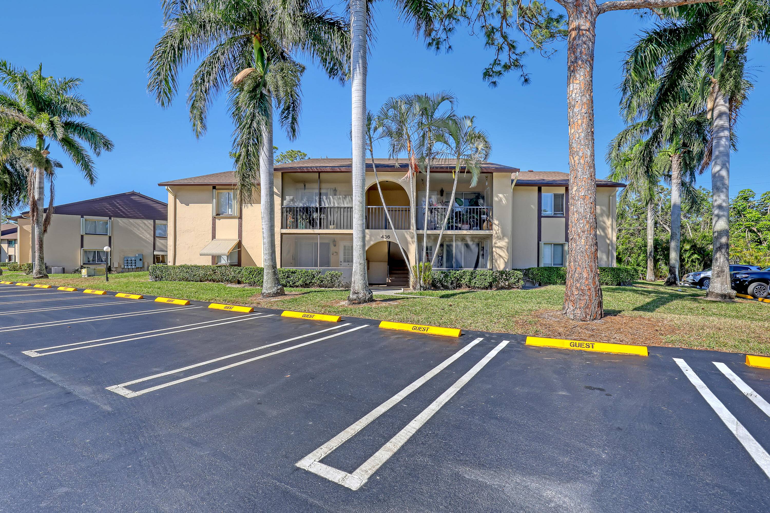 Welcome Home ! Enjoy this light, bright, and spacious condo over looking lush greeneries.