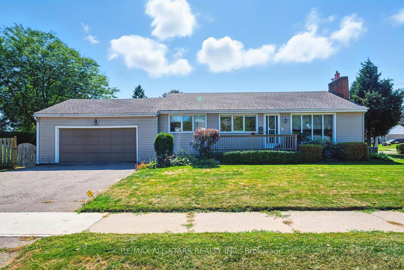Offered for the first time in generations, this home is nestled in the heart of the family friendly Centennial neighbourhood, one of Oshawa's most sought after neighbourhoods !