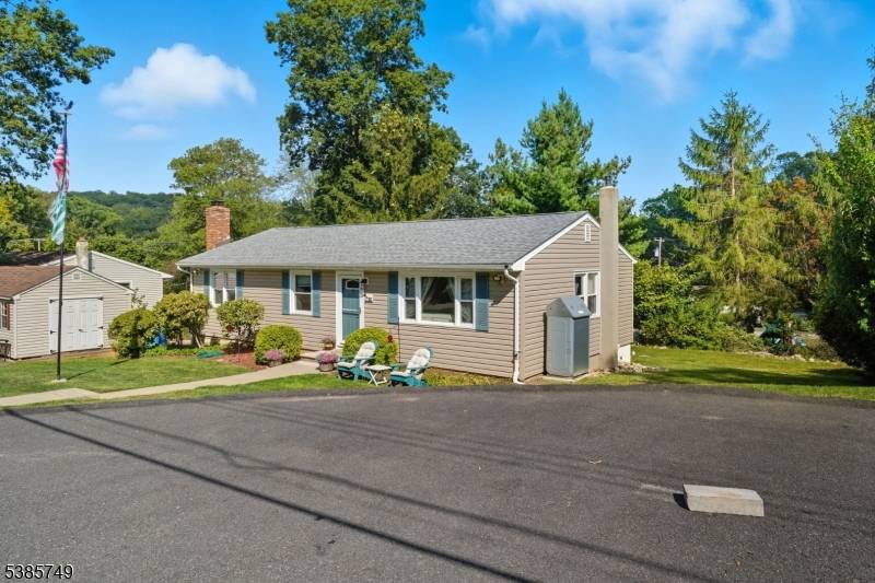 This move in ready, ranch style home is only a short walk away from Lake Hopatcong as well as the Prospect Point park which features a playground, basketball courts, tennis ...