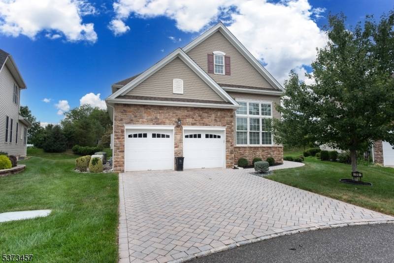 Welcome to this expansive and highly sought after Rome Model, ideally situated on a premium cul de sac lot.