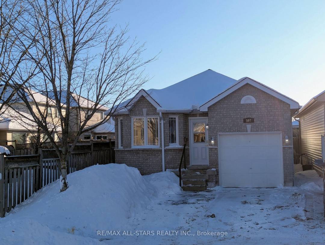 Move in ready west end bungalow !