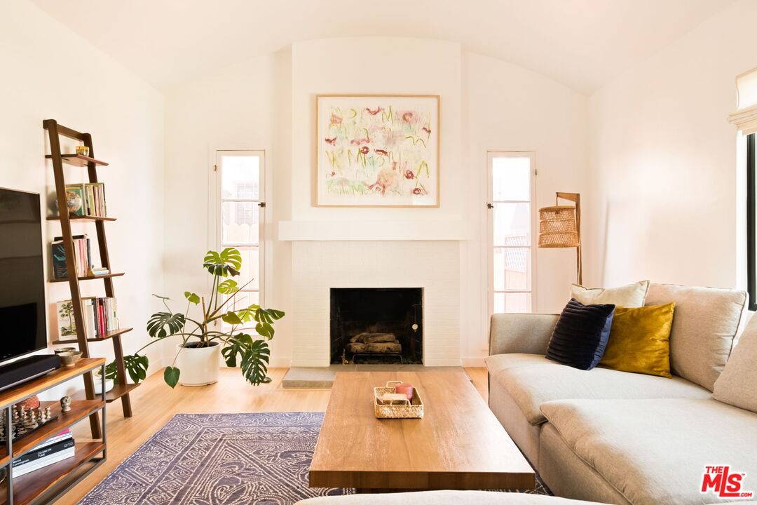 1615 S Crescent Heights Blvd 3BR Beverlywood La