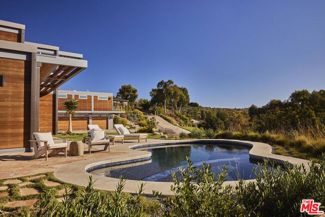 5924   Bonsall Dr 6.0 Malibu LA