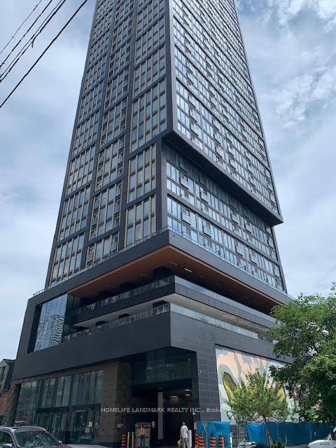 Unit 1701 Prime Condo is downtown core, One master room plus den, 2 Bathrooms.