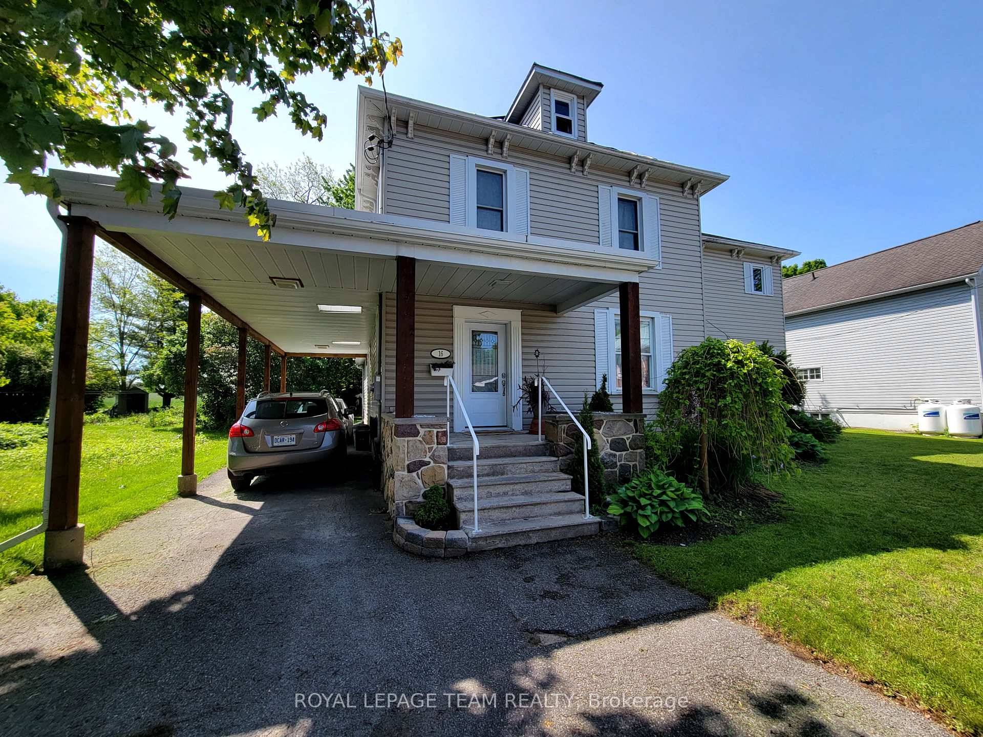 Charming 3 2 Bedroom Home in the Heart of Glengarry's Celtic Countryside Welcome to this beautifully updated 3 2bedroom, 3 bathroom home located in Glengarry, Ontario's enchanting Celtic heartland.
