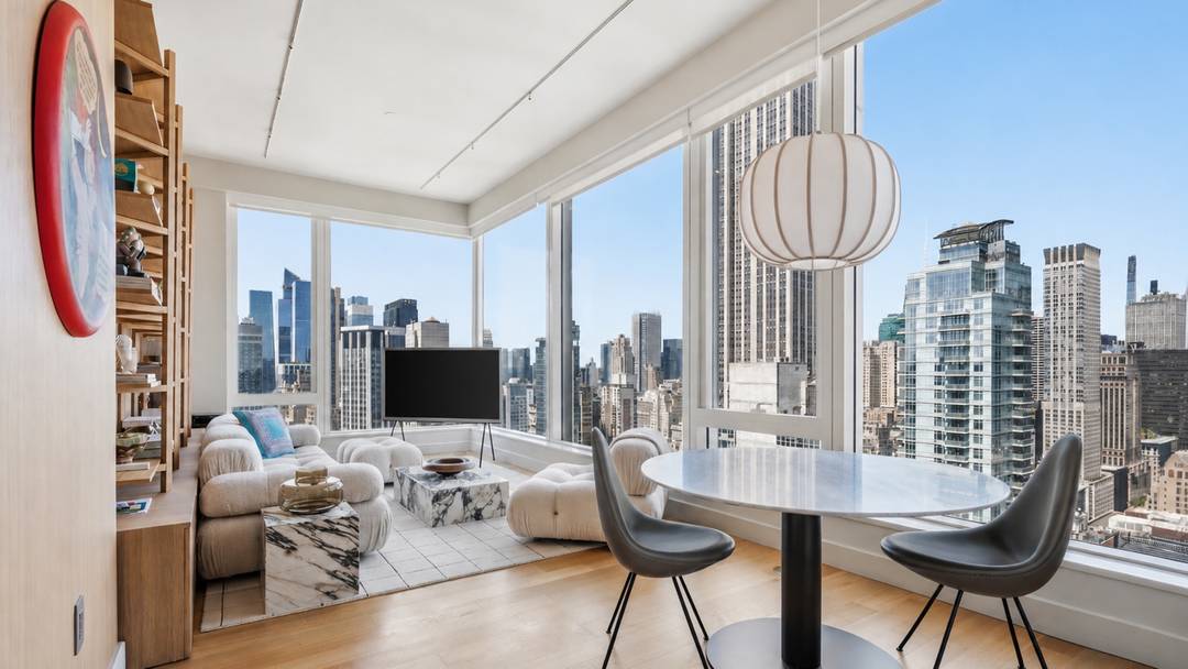 Welcome to Residence 36A at Madison House, a 942 square foot one bedroom, one bathroom home offering refined design and exceptional light.