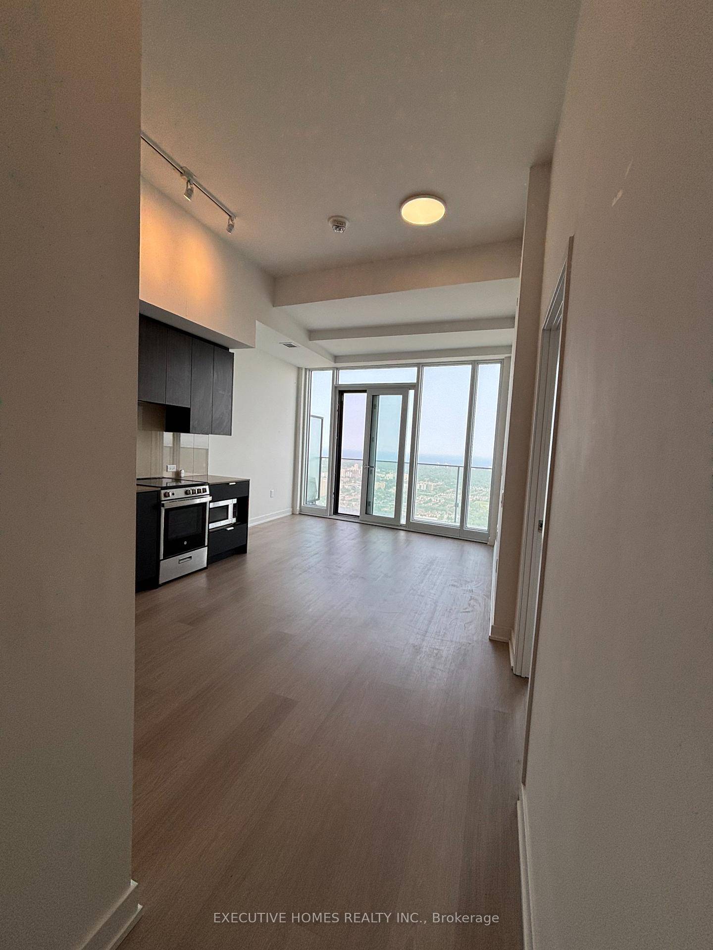 Welcome to this modern and stylish 2 bedroom, 2 bathroom suite, perched high on the 59th floor of M City.