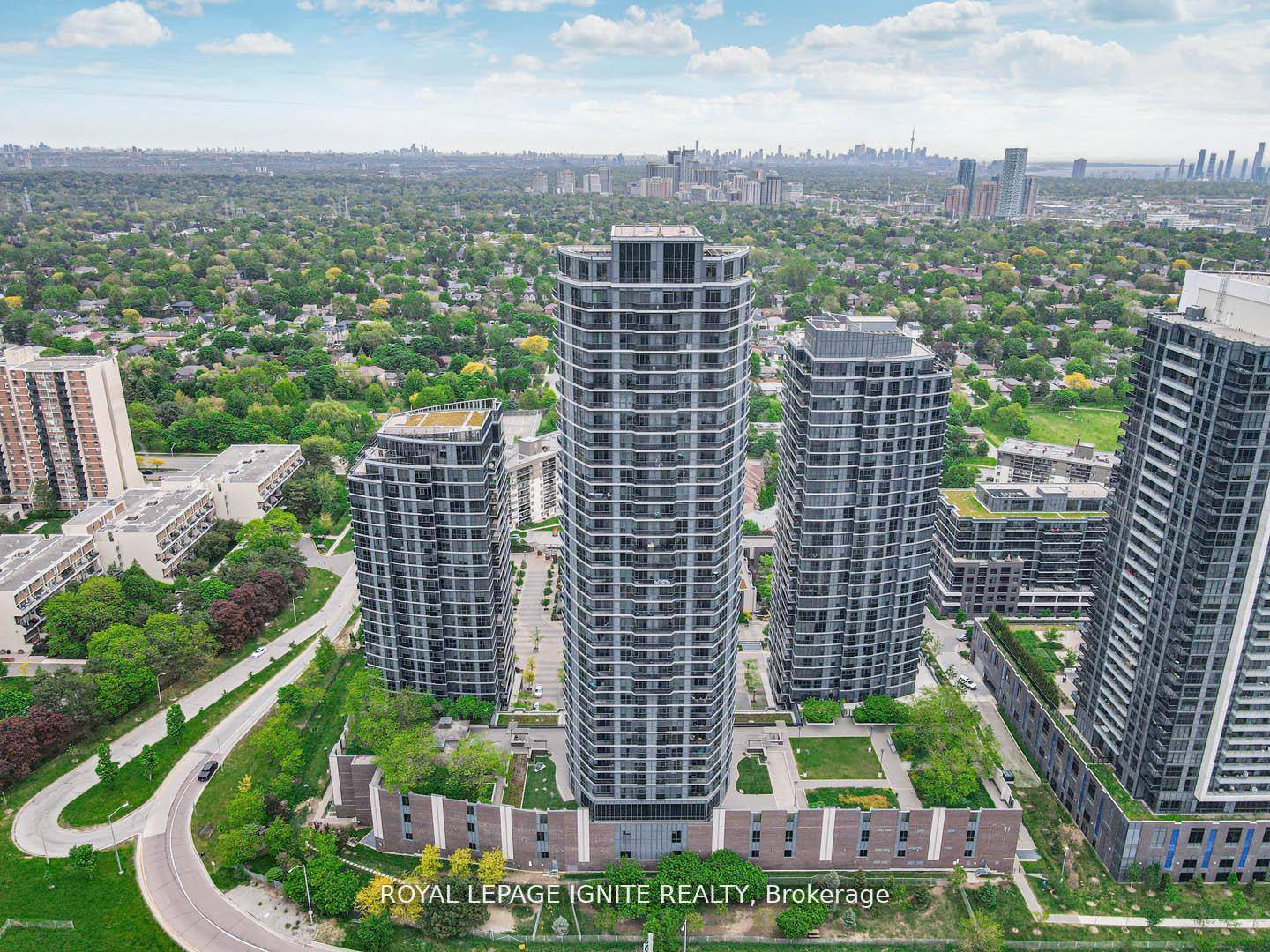 Stunning 1 Bedroom Den Condo with Modern Finishes amp ; Resort Style Amenities !