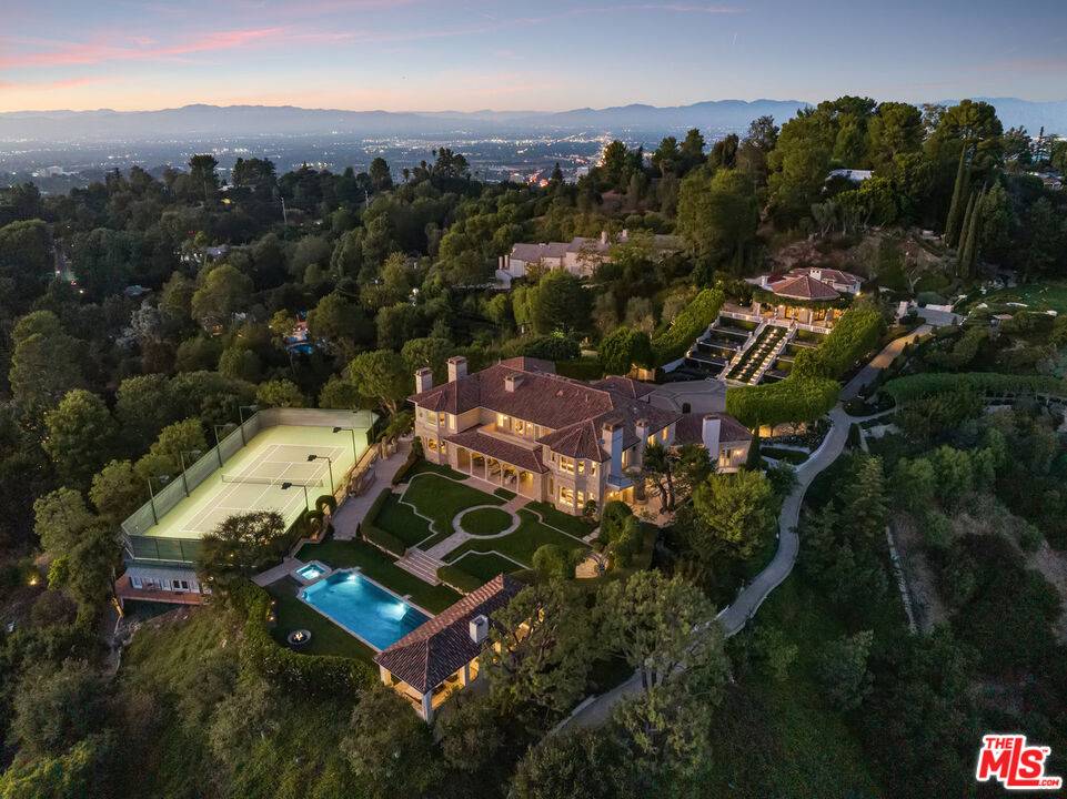 2911   Antelo View Dr 9BR Bel Air La