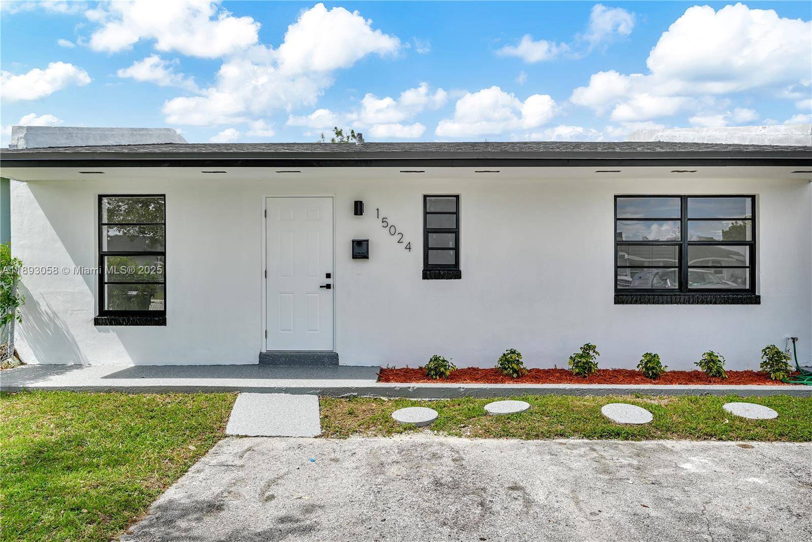 Welcome to your turnkey opportunity just minutes from the Turnpike in the South west area of Miami !