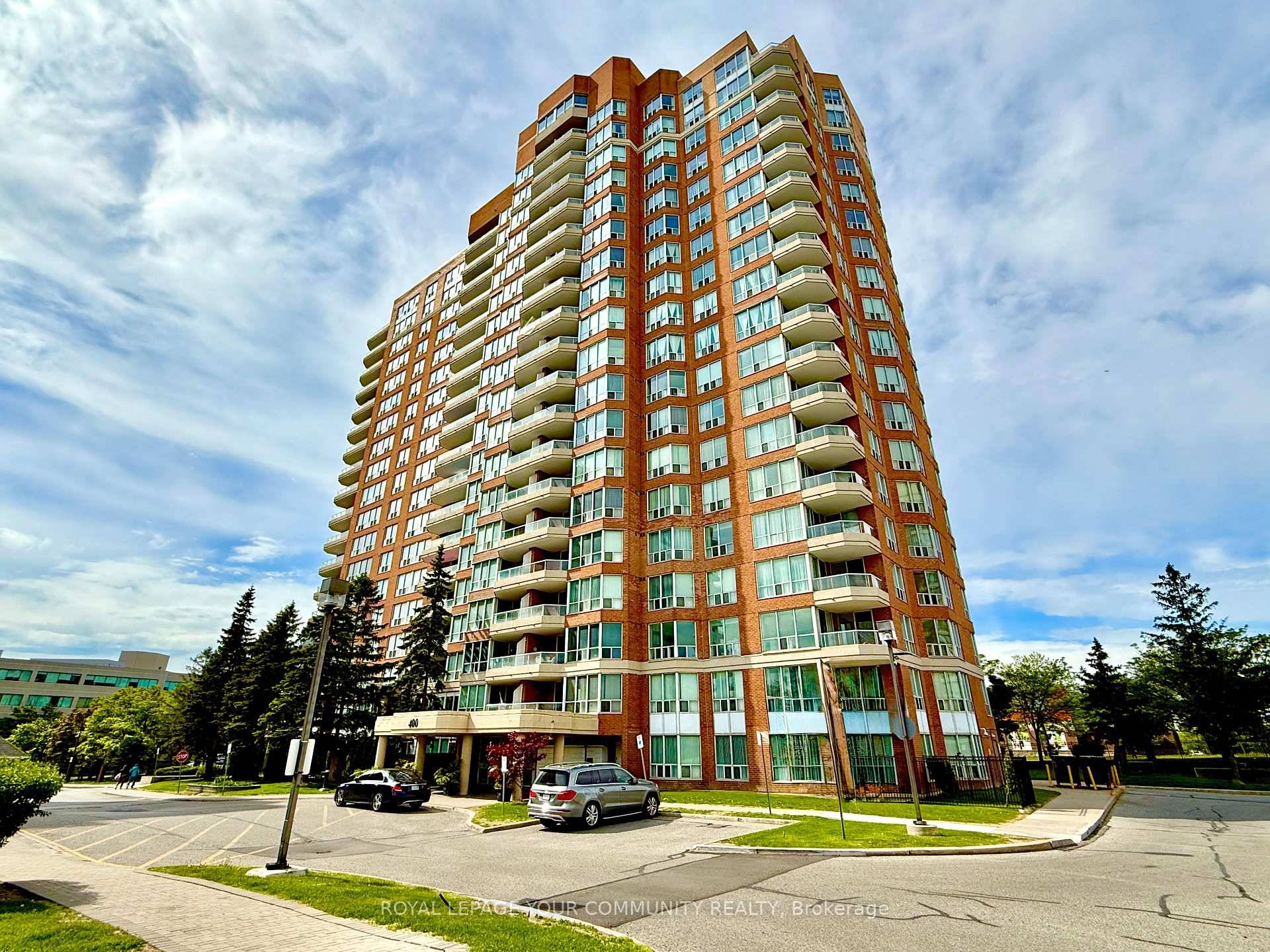 Welcome to one of the most admired gated communities in the area, Mayfair On The Green.