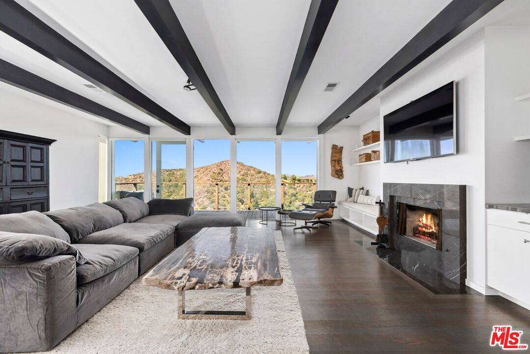 2235   Gloaming Way 2BR Beverly Hills Post Office | B.H.P.O. La