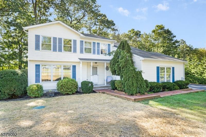 Lovely 4 Bdrm 2. 5 Bath Colonial in Dawns Mist community has been meticulously maintained by the original owners.