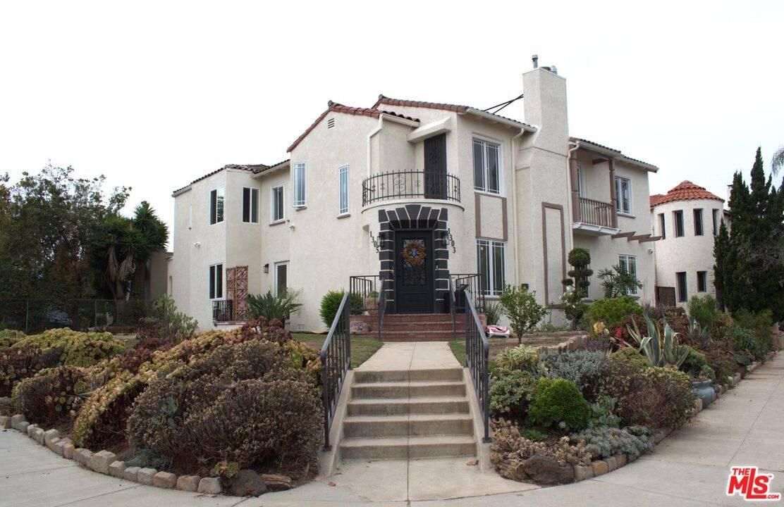 1303  S Tremaine Ave 6BR La