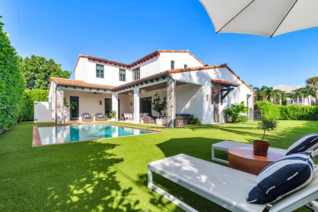 Located in the heart of SoSo on the Intracoastal block, this beautifully designed 4 bedroom, 3.