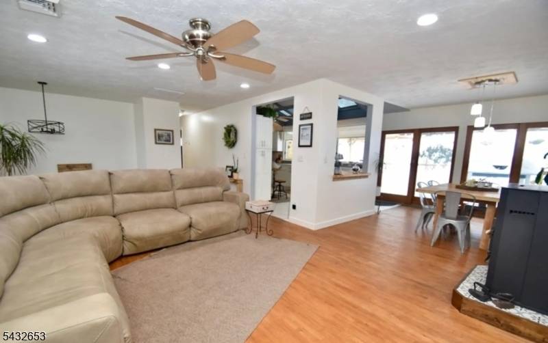 This updated 2500 sq ft bi level is located on a dead end street in a sought after lake community.