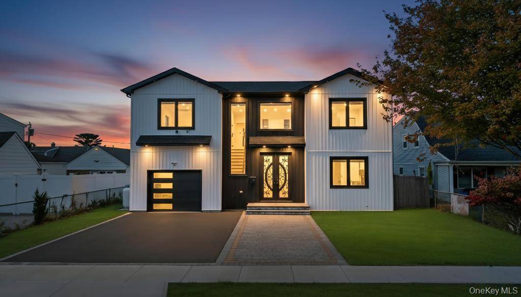 Unveiling Your Majestic Colonial Dream Home !