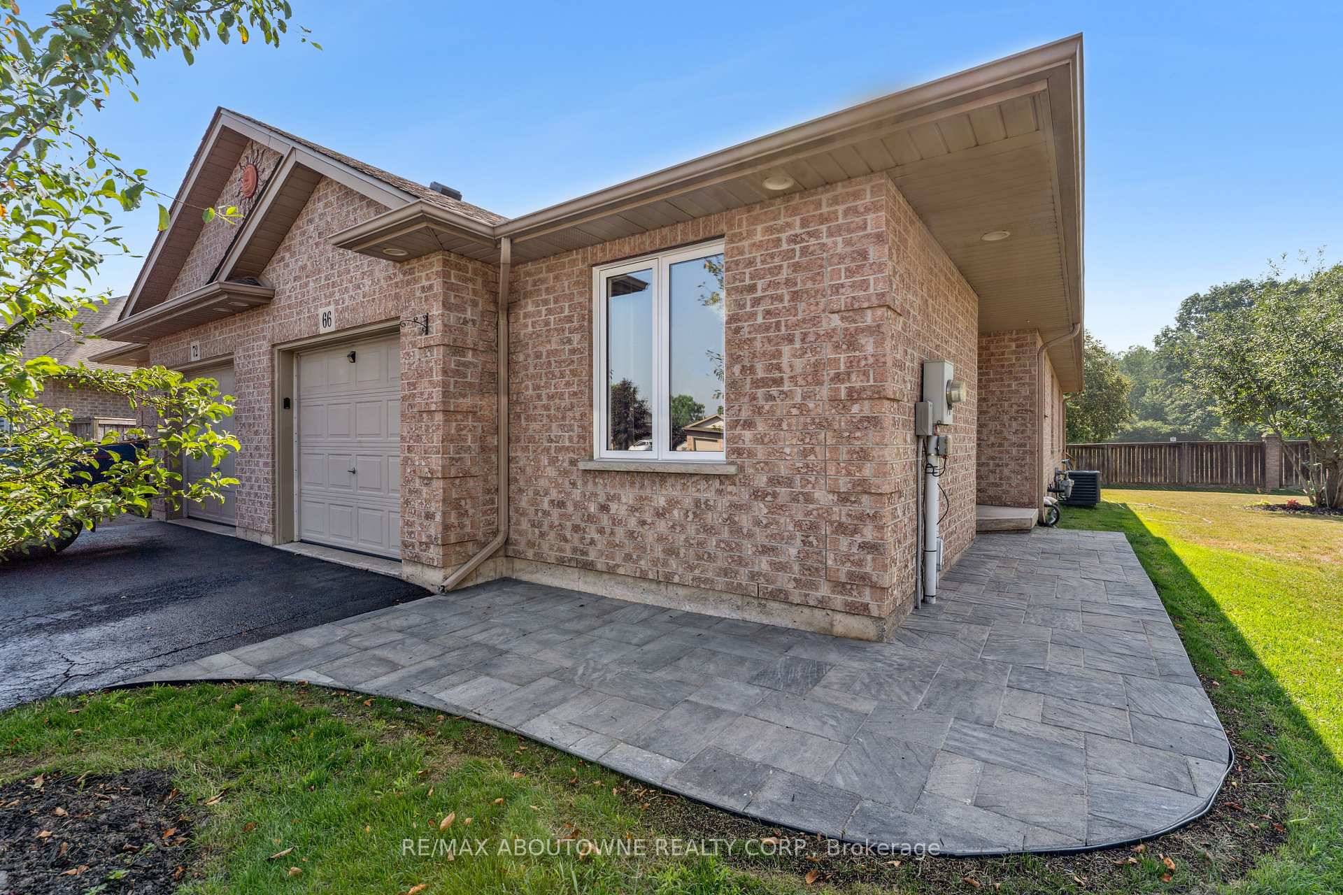 Nestled on a quiet court in an exclusive neighborhood, backing on to parkland, this beautifully updated semi detached home sits on a rare, oversized pie shaped lot measuring an impressive ...