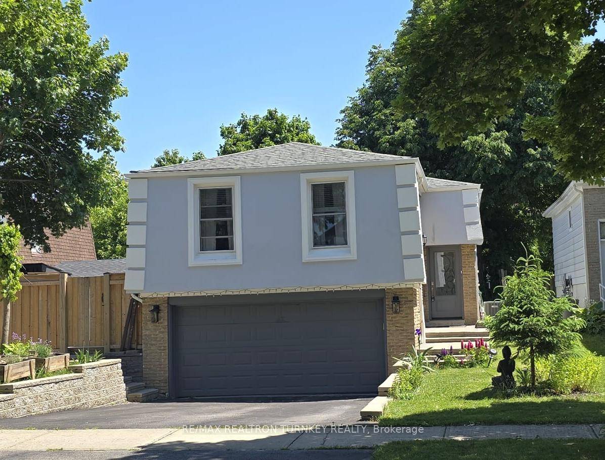 This delightful 2 bedroom lease offers an inviting open concept living space, perfect for daily living.