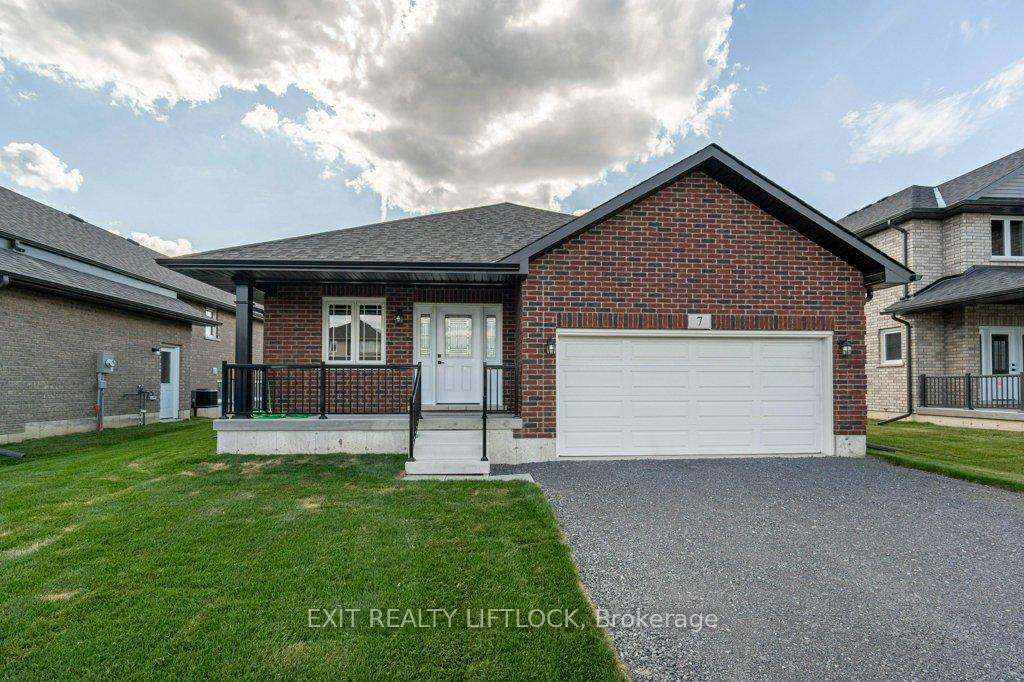 Welcome to 7 Keeler Court in the quiet community of Norwood, just 25 minutes east of Peterborough.