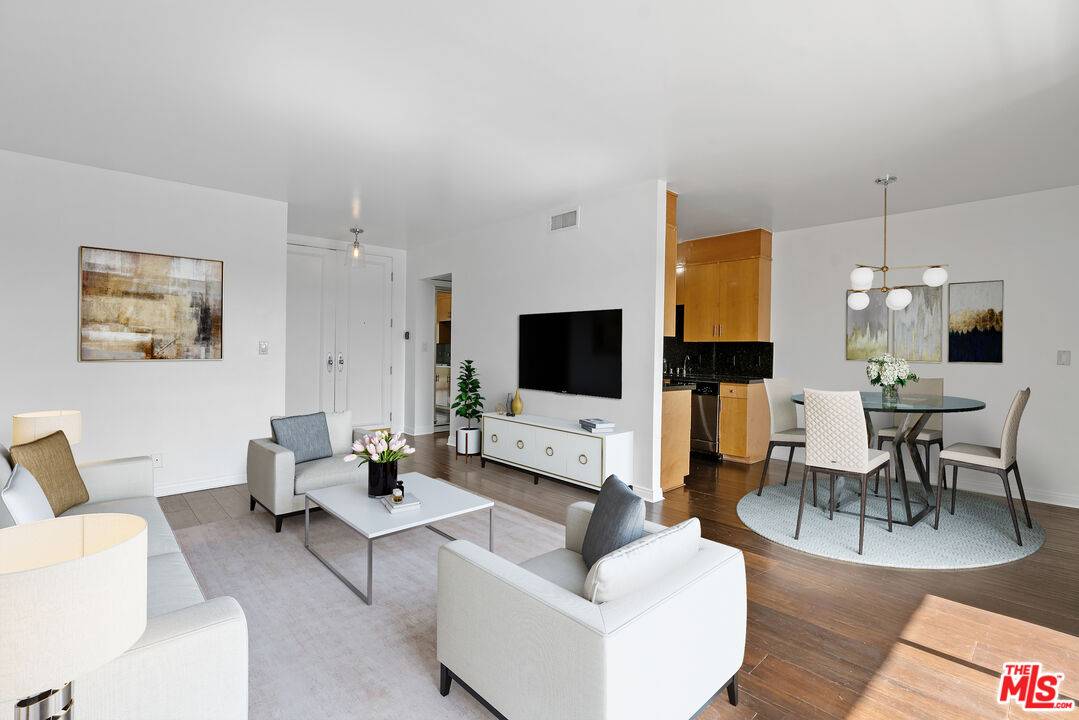 1131   Alta Loma Rd 1.0 Sunset Strip LA
