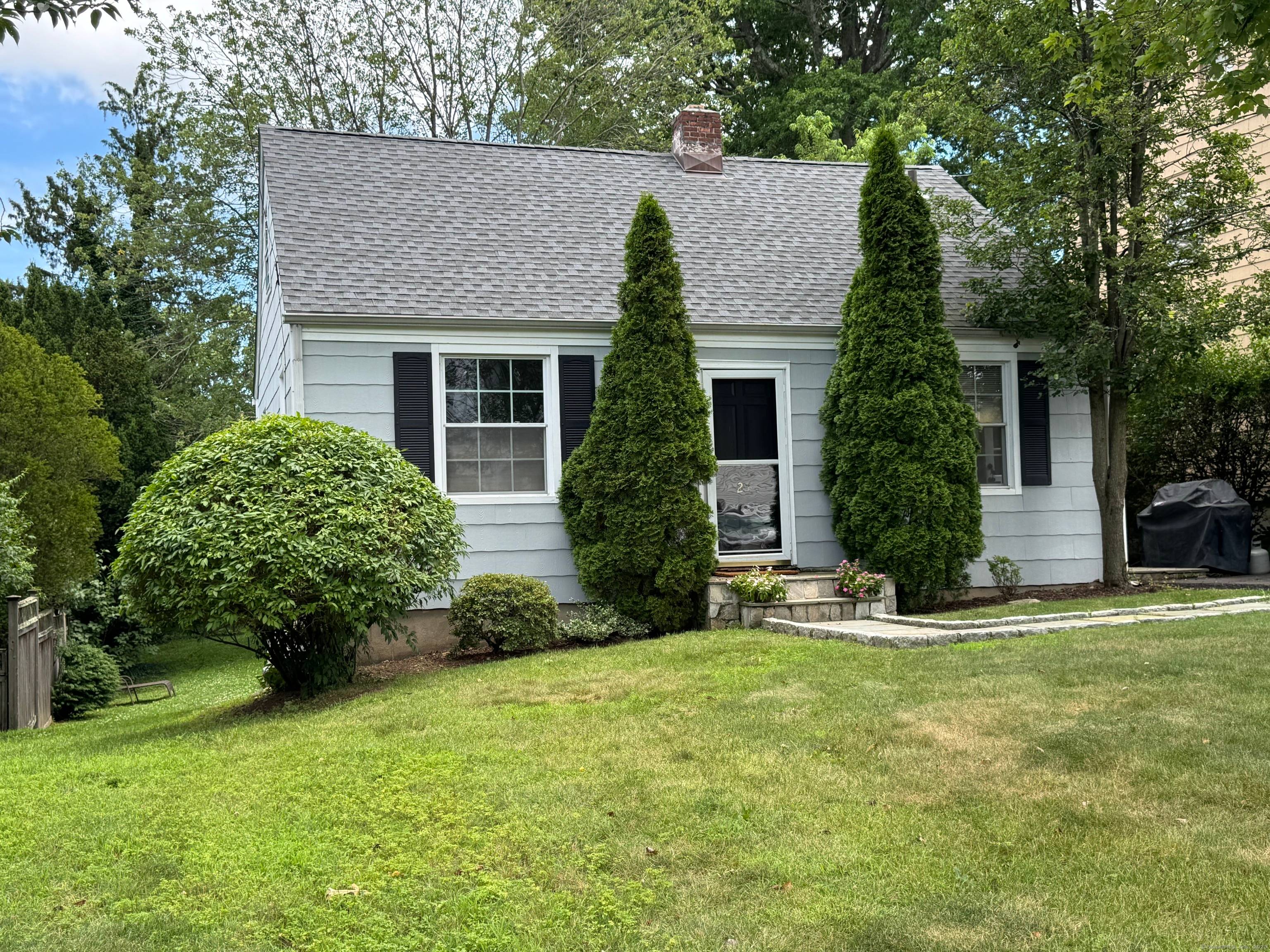 Adorable 2 Bedroom Cape in Desirable Springdale !