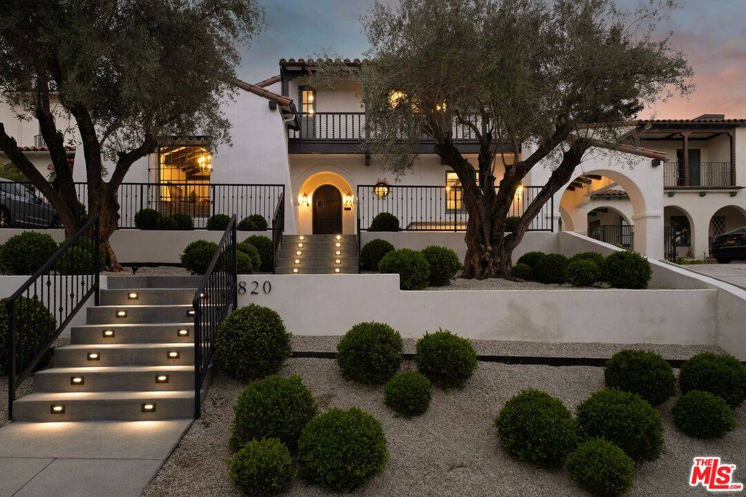 820   Glenmont Ave 5BR Westwood La
