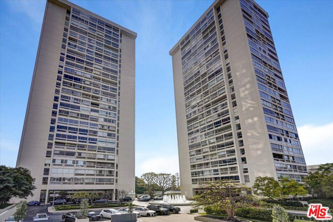 2220 Avenue Of The Stars 2BR Beverlywood La