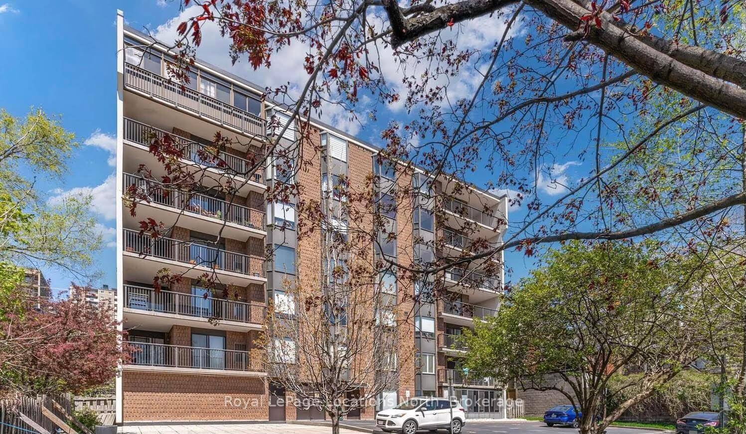 Located in the sought after Durand neighbourhood, the unit is walking distance to all amenities, including Locke St and the Go Station.