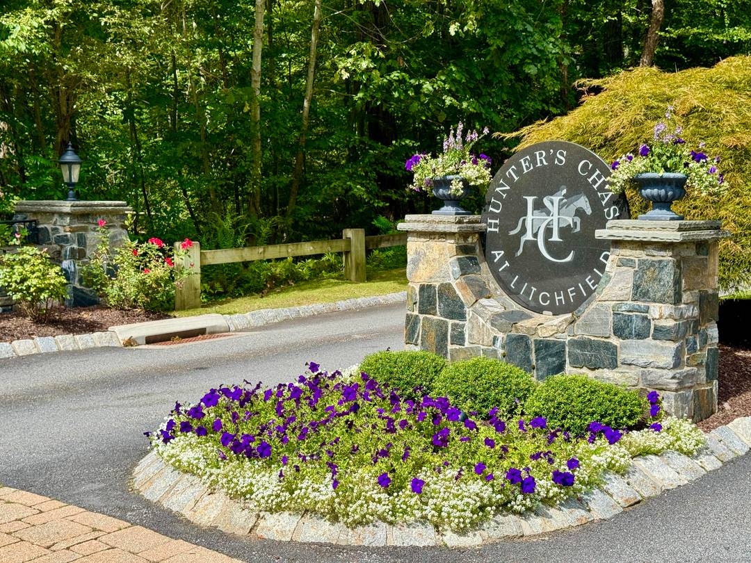 Now available at Hunter's Chase in Litchfield, this distinguished Pimlico style residence, features a newer reimagined open floor plan, and offers 3 bedrooms and 3.