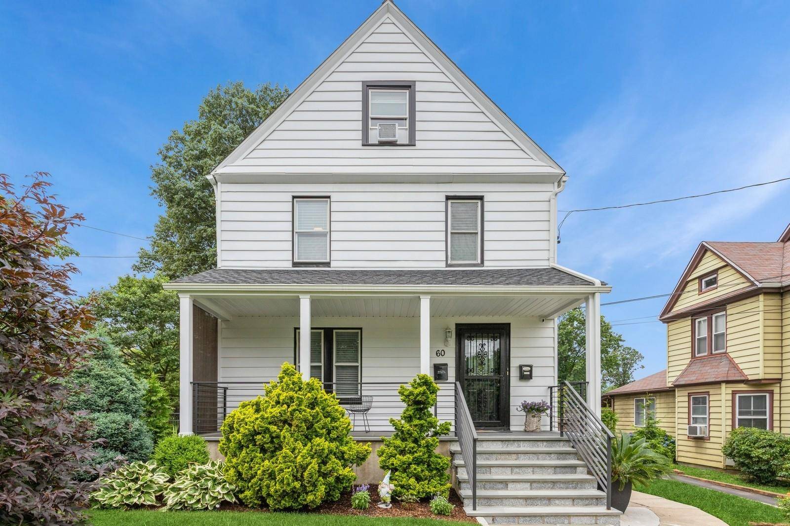 Step into sophisticated suburban living with this exceptional 3 bedroom, 2 bathroom duplex in the heart of New Rochelle.