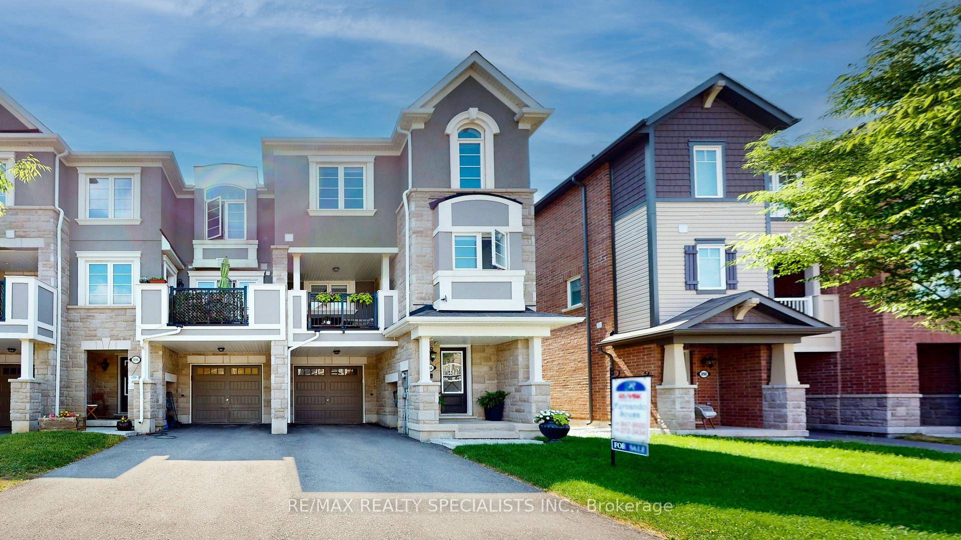 Welcome To Your New Gorgeous Bright End Unit Freehold Townhome.