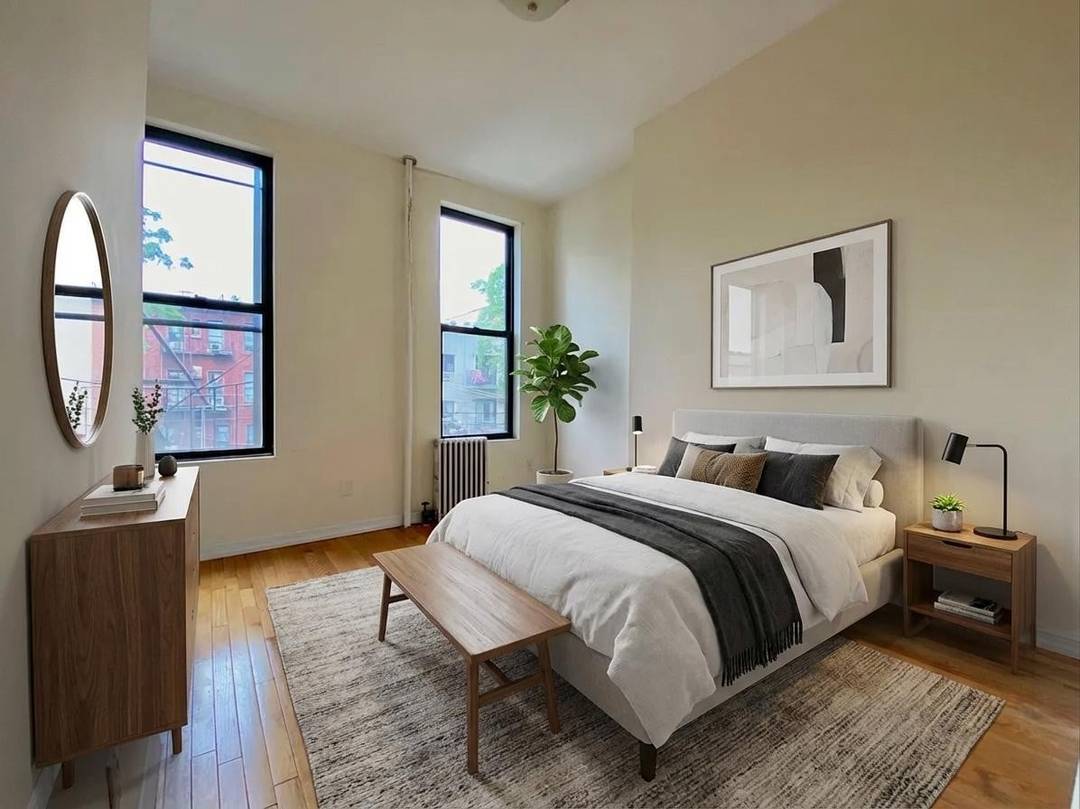 Renovated amp ; Spacious 2 Bedroom with In Unit Washer amp ; Dryer in Greenpoint !